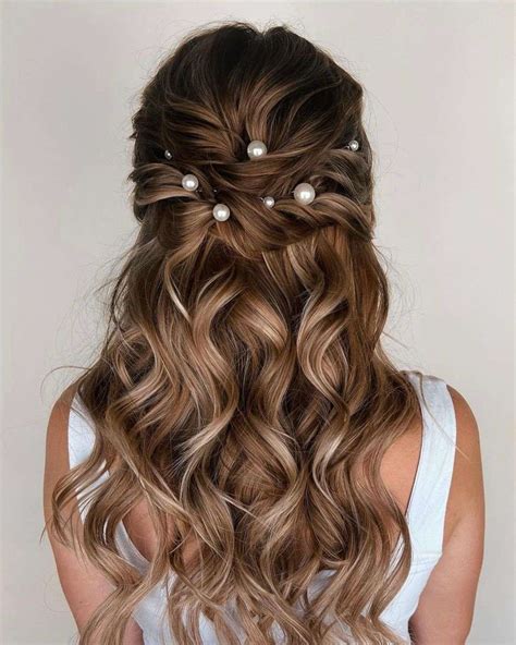 Best Prom Hairstyles for 2024